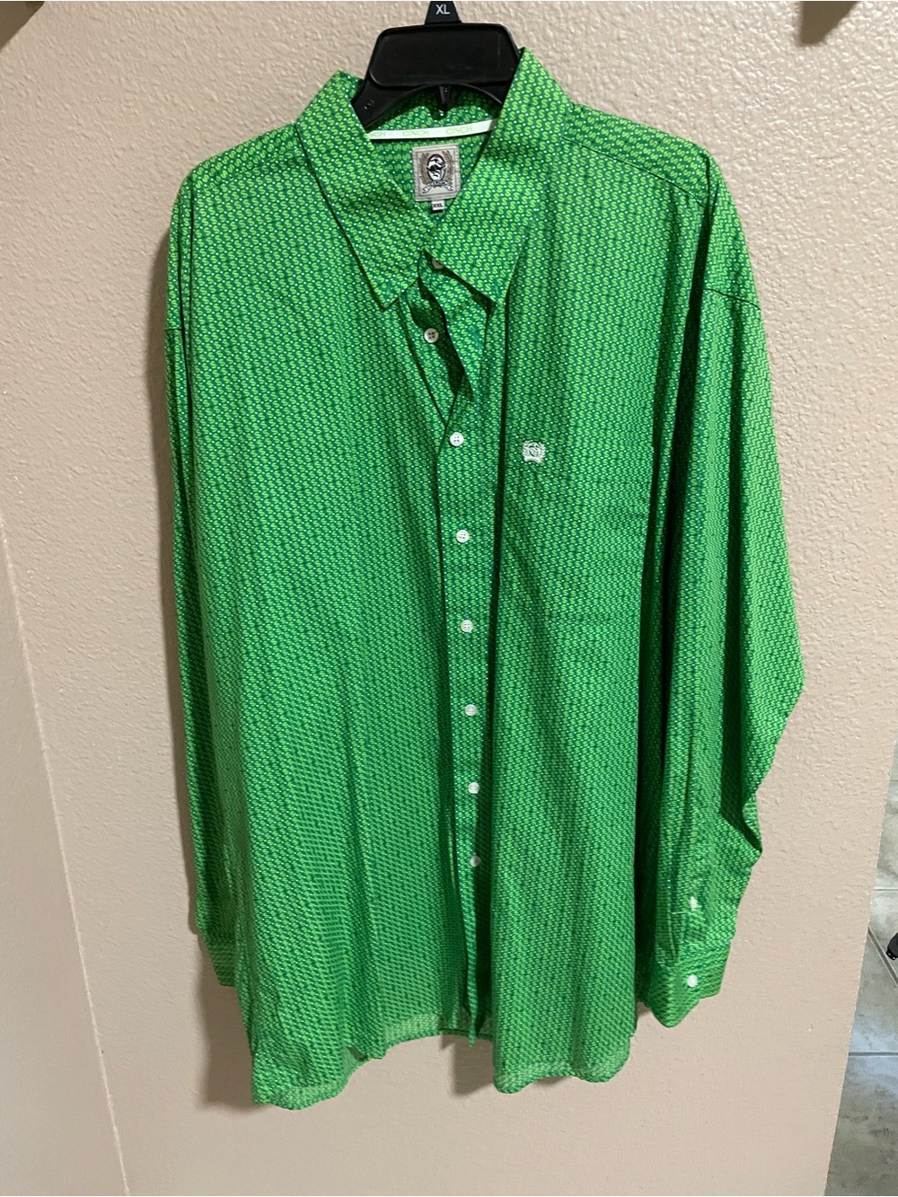 Cinch Men's Bright Green Dollar Sign Patterned Button-Down Shirt